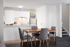 MainStay Suites Kew