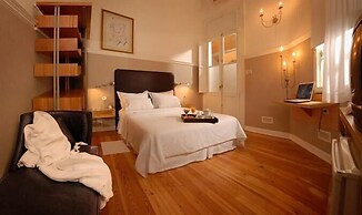1555 Malabia House Hotel