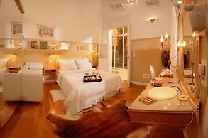 1555 Malabia House Hotel