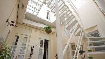1555 Malabia House Hotel