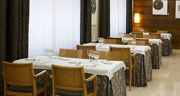 Up Rooms Vic Hotel