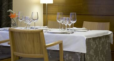 Up Rooms Vic Hotel