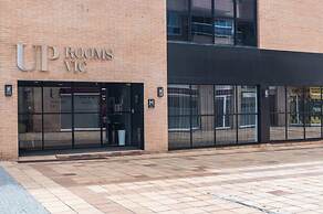 Up Rooms Vic Hotel
