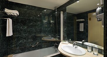 Up Rooms Vic Hotel