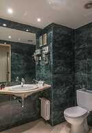 Up Rooms Vic Hotel