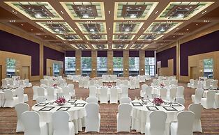 Grand Hyatt Mumbai Hotel & Residences