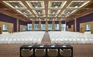 Grand Hyatt Mumbai Hotel & Residences