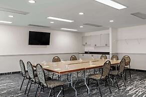 Days Inn by Wyndham Steinbach