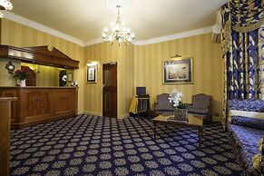 London Lodge Hotel