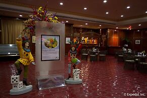 Waterfront Airport Hotel & Casino