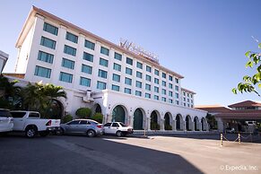 Waterfront Airport Hotel & Casino