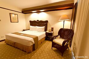 Waterfront Airport Hotel & Casino
