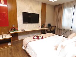 Lords Plaza, Surat