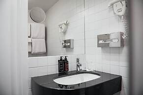 Home Hotel Wellington