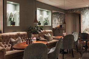 Home Hotel Wellington