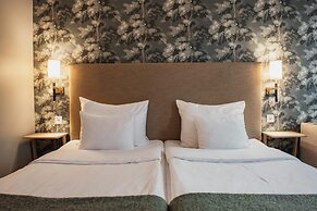 Home Hotel Wellington
