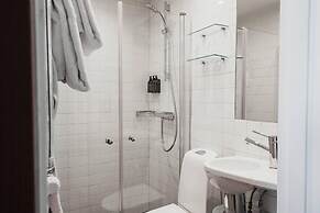 Home Hotel Wellington