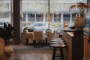 Home Hotel Wellington