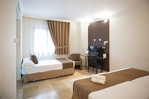 Hotel Mainake