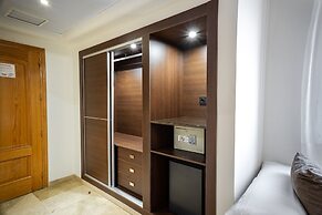 Hotel Mainake