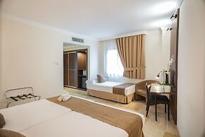 Hotel Mainake