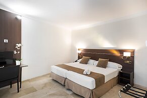 Hotel Mainake