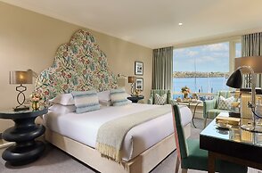 Trident Hotel