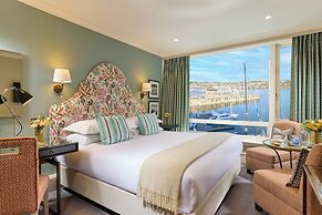 Trident Hotel
