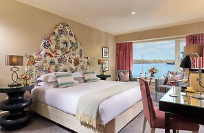 Trident Hotel