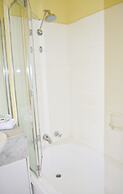 Knightsbridge Apartments