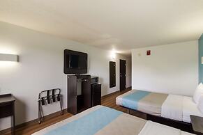 Motel 6 Rothschild, WI