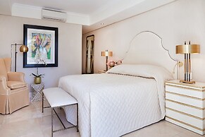 The Twelve Apostles Hotel and Spa