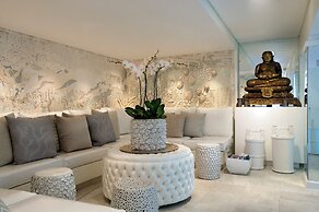 The Twelve Apostles Hotel and Spa
