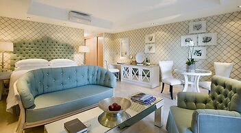 The Twelve Apostles Hotel and Spa