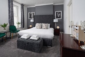 Boars Head Hotel