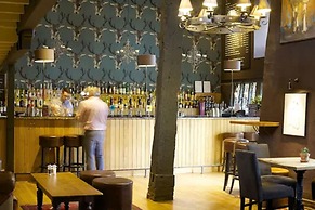 The Broadway Hotel