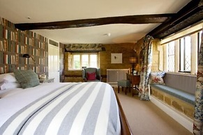 The Broadway Hotel