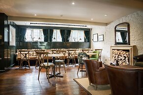 Bear of Rodborough Hotel