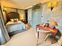Bay Tree Hotel