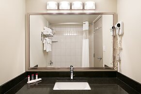 Best Western Plus Pitt Meadows Inn & Suites