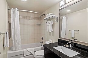Best Western Plus Pitt Meadows Inn & Suites