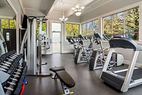 Best Western Plus Pitt Meadows Inn & Suites