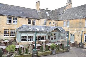 Noel Arms Hotel