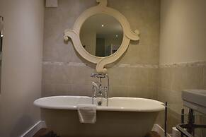 Noel Arms Hotel