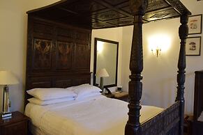 Noel Arms Hotel