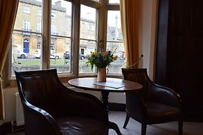 Noel Arms Hotel