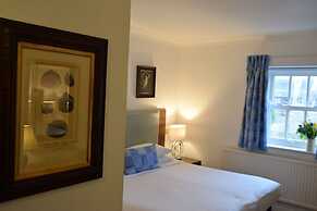 Noel Arms Hotel