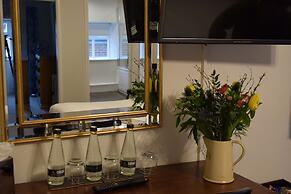 Noel Arms Hotel