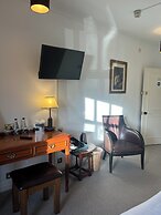 Noel Arms Hotel
