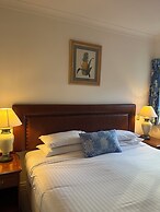 Noel Arms Hotel